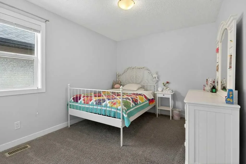1091 Brightoncrest Green SE Calgary AB T2Z 1G8