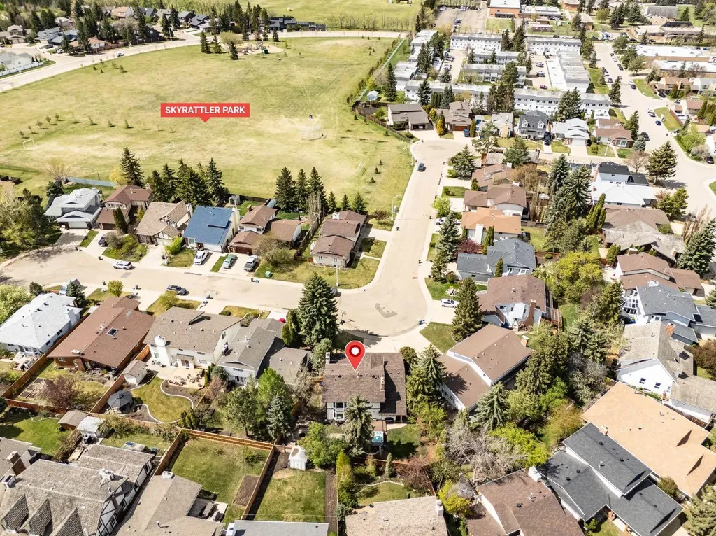 2021 112a Street Edmonton AB T6J 4V5