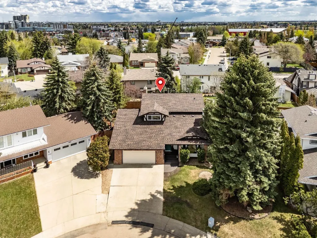 2021 112a Street Edmonton AB T6J 4V5