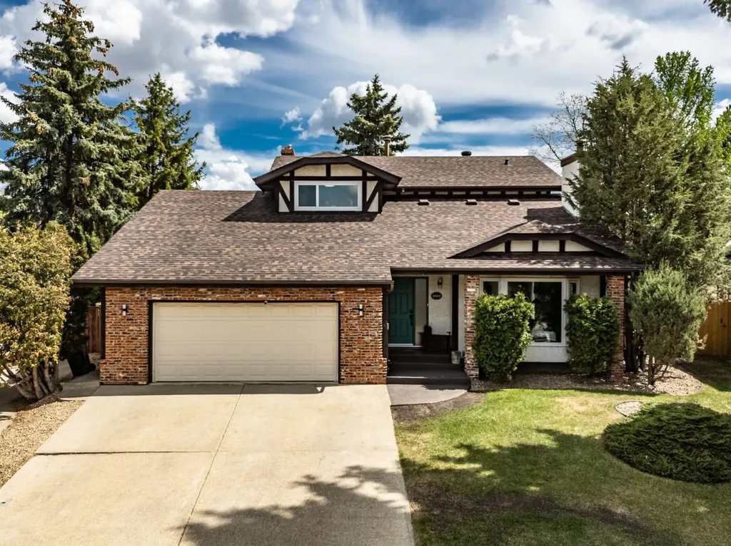 2021 112a Street Edmonton AB T6J 4V5