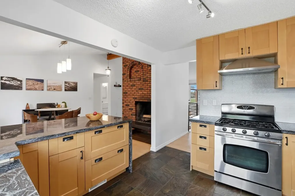 60 Anquetel Close Red Deer AB T4R 1G7