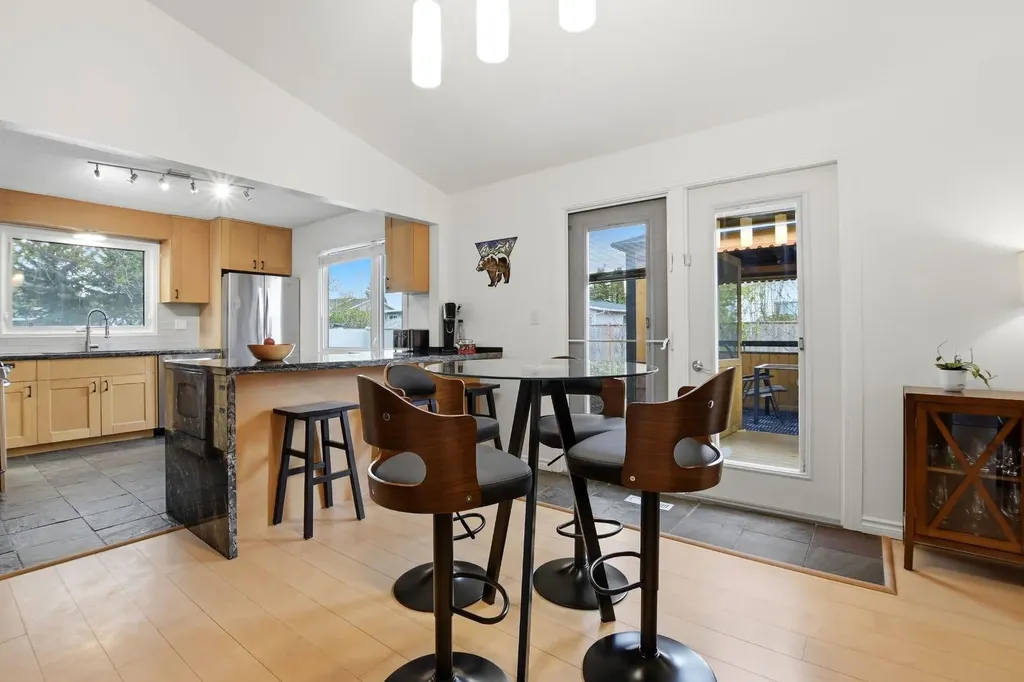 60 Anquetel Close Red Deer AB T4R 1G7