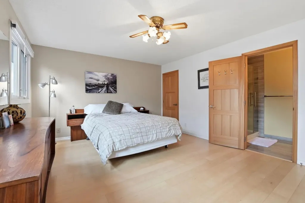 60 Anquetel Close Red Deer AB T4R 1G7