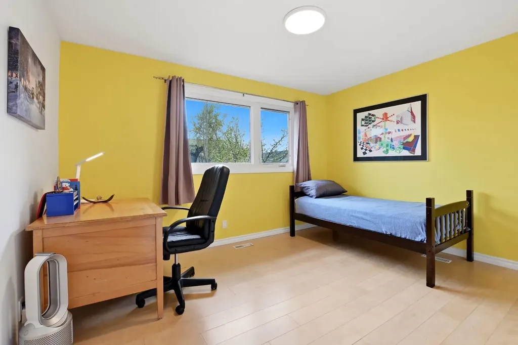 60 Anquetel Close Red Deer AB T4R 1G7