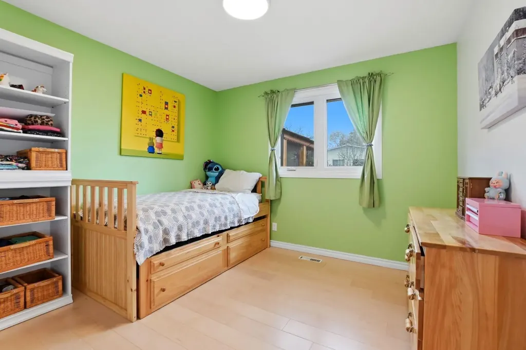 60 Anquetel Close Red Deer AB T4R 1G7