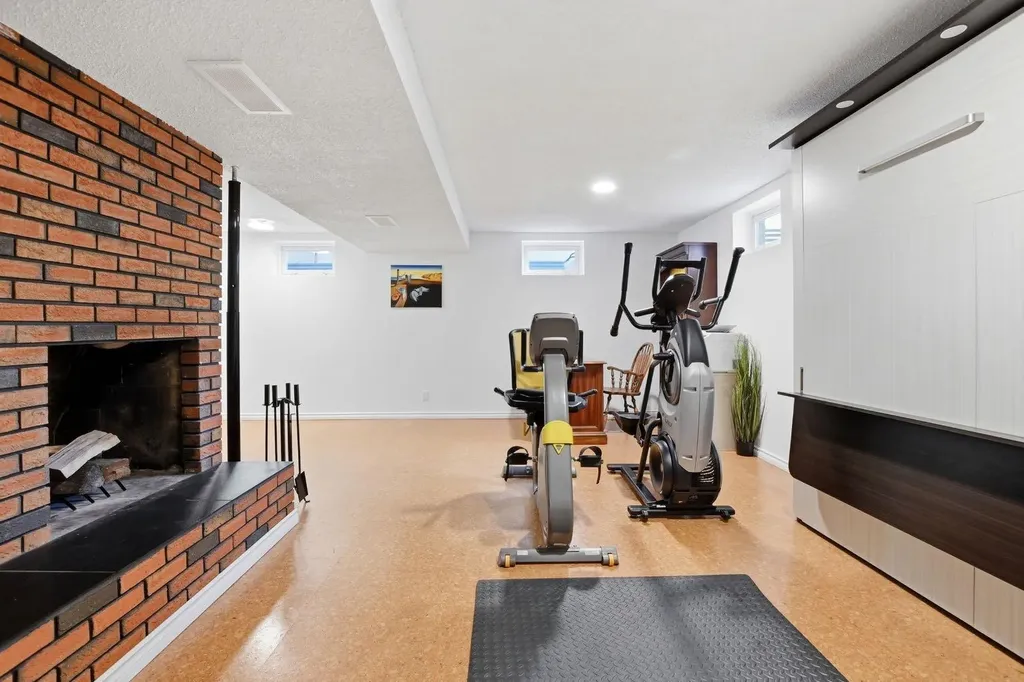 60 Anquetel Close Red Deer AB T4R 1G7