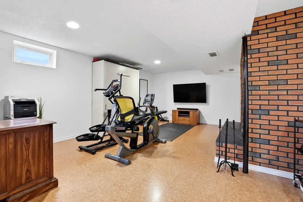 60 Anquetel Close Red Deer AB T4R 1G7