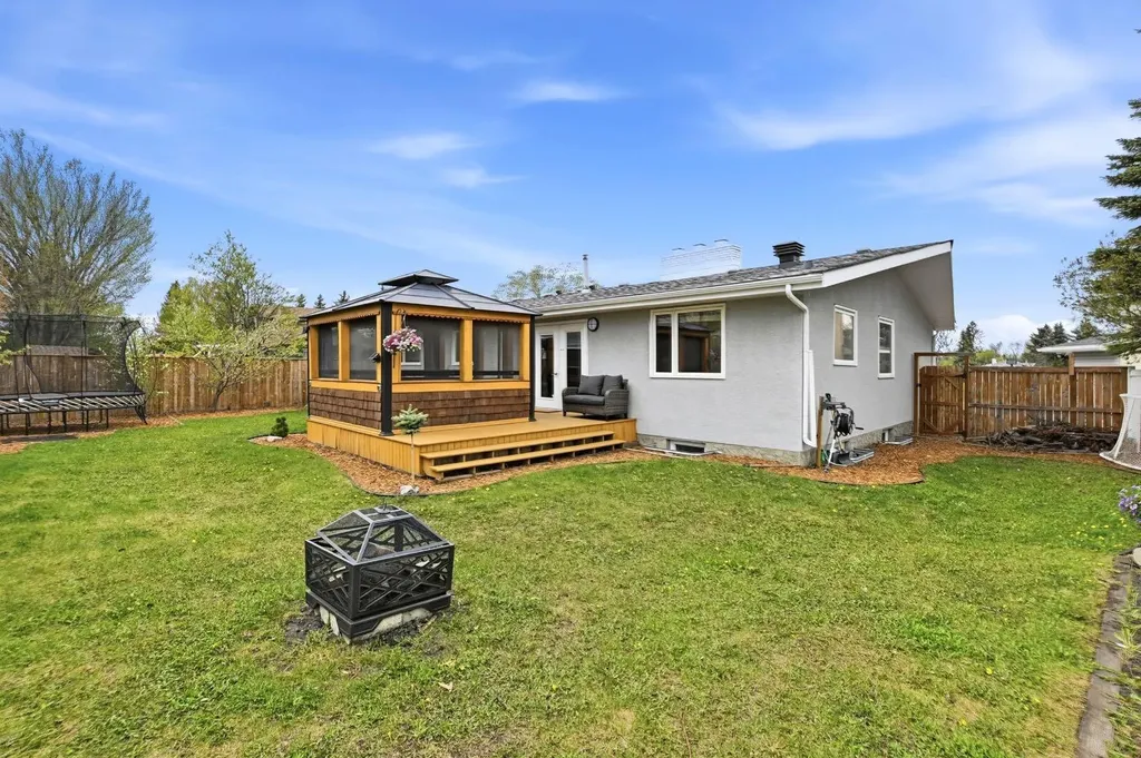 60 Anquetel Close Red Deer AB T4R 1G7