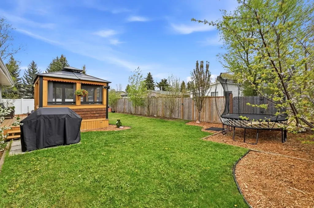 60 Anquetel Close Red Deer AB T4R 1G7