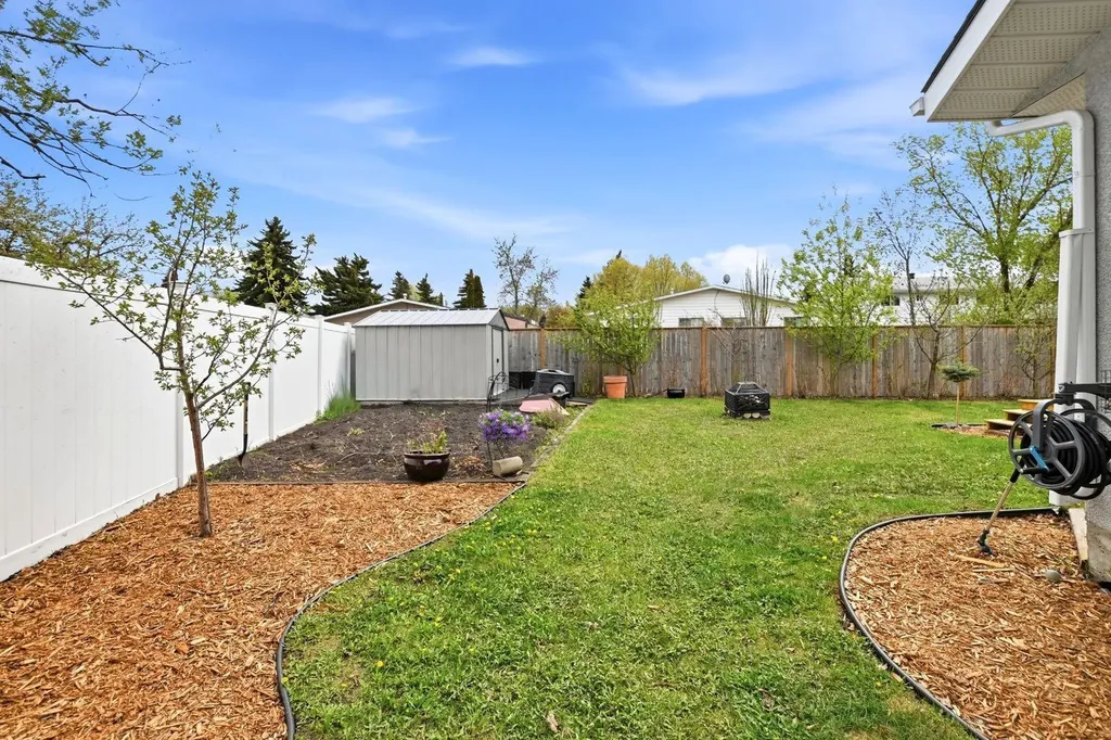 60 Anquetel Close Red Deer AB T4R 1G7