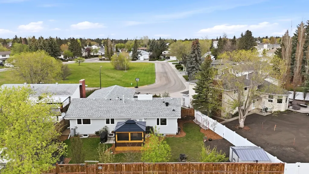 60 Anquetel Close Red Deer AB T4R 1G7