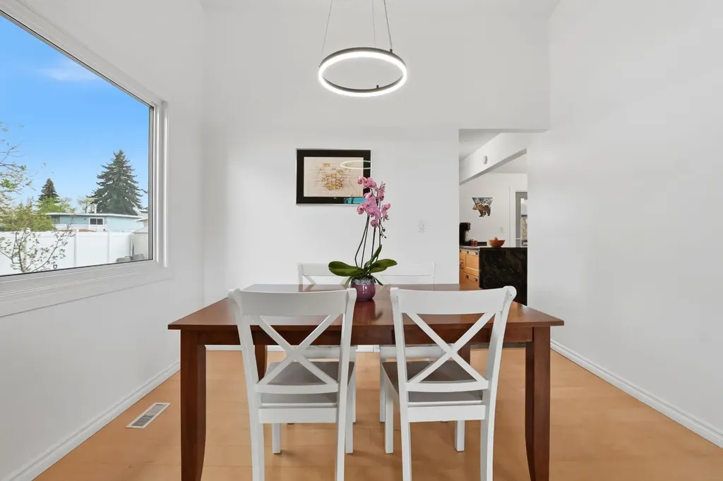 60 Anquetel Close Red Deer AB T4R 1G7