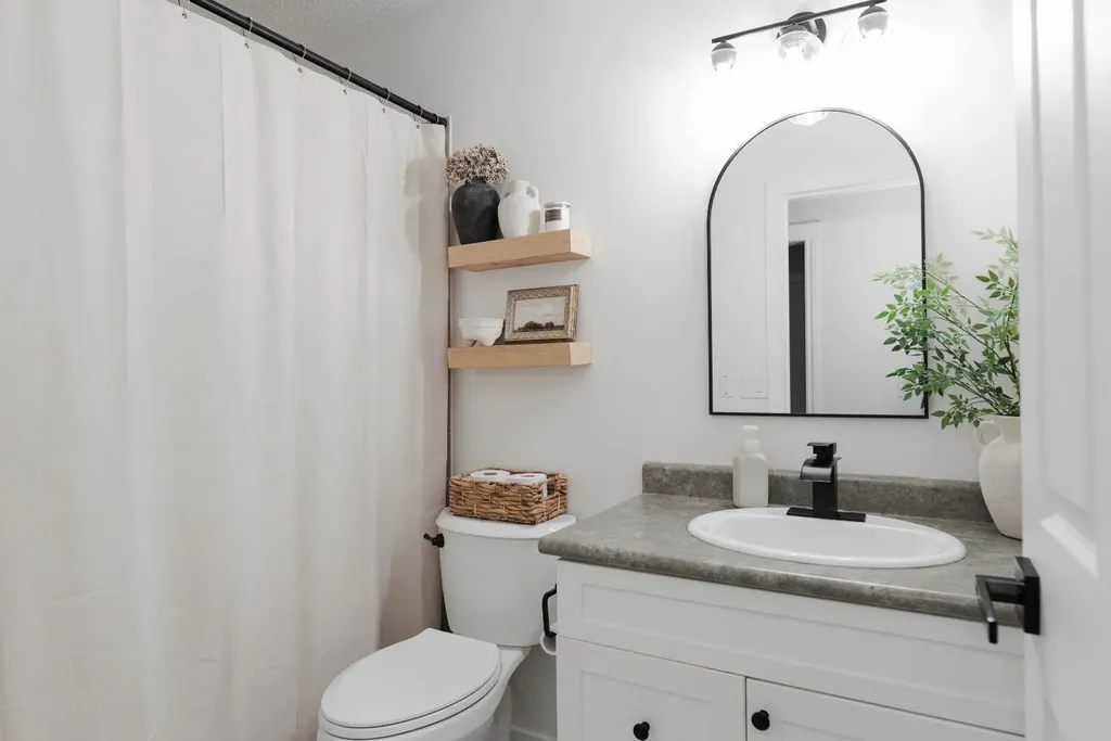 117 Sandulac Street Fort Mcmurray AB T9K 2T3