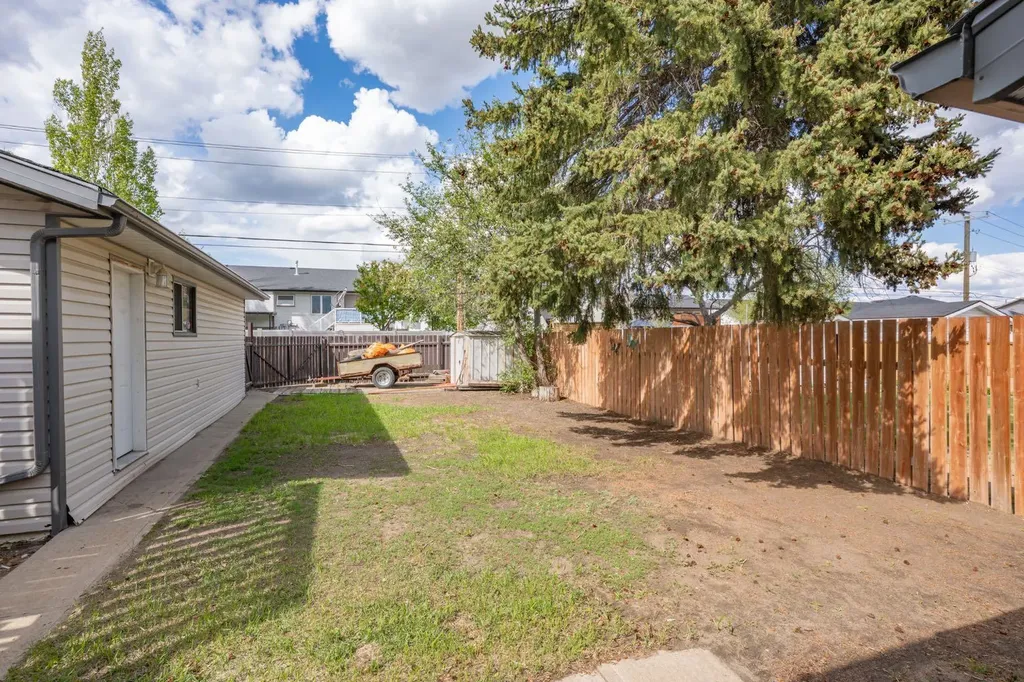 932 22 Street NE Medicine Hat AB T1C 1L7