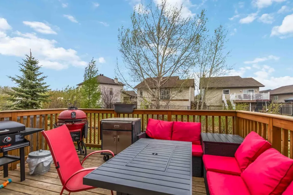194 Nelson Lane Fort Mcmurray AB T9K 2S9