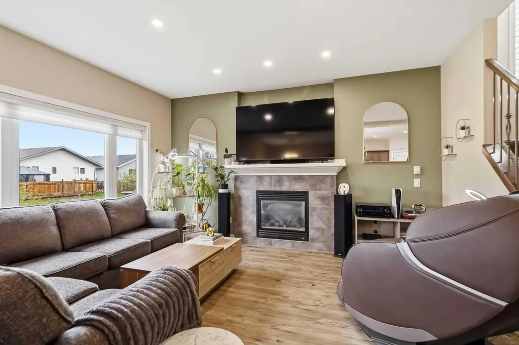 194 Nelson Lane Fort Mcmurray AB T9K 2S9