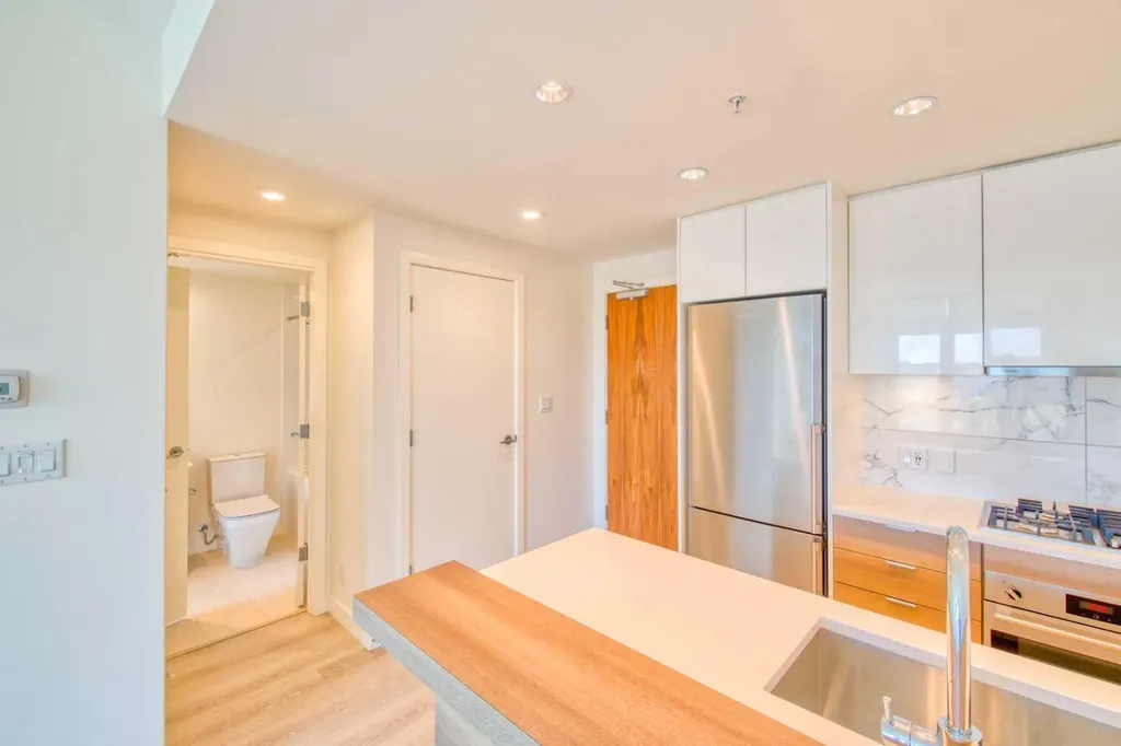 108 Waterfront Court SW Calgary AB T2P 1K7