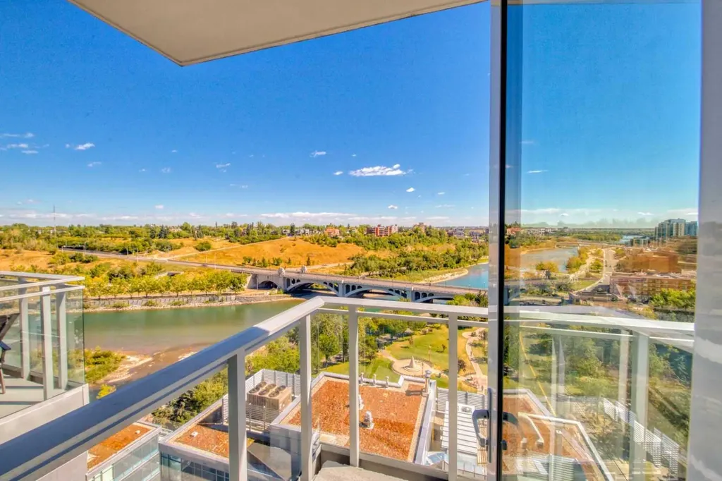 108 Waterfront Court SW Calgary AB T2P 1K7
