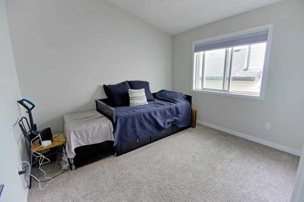 643 Moonlight Lane W Lethbridge AB T1J 5M1