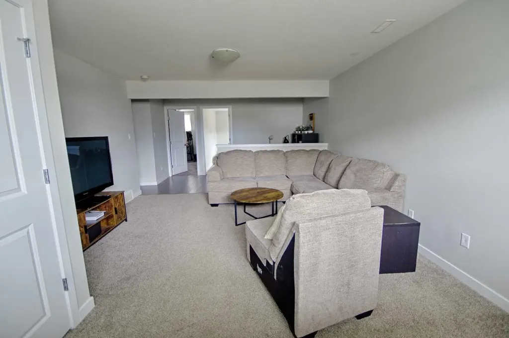 643 Moonlight Lane W Lethbridge AB T1J 5M1