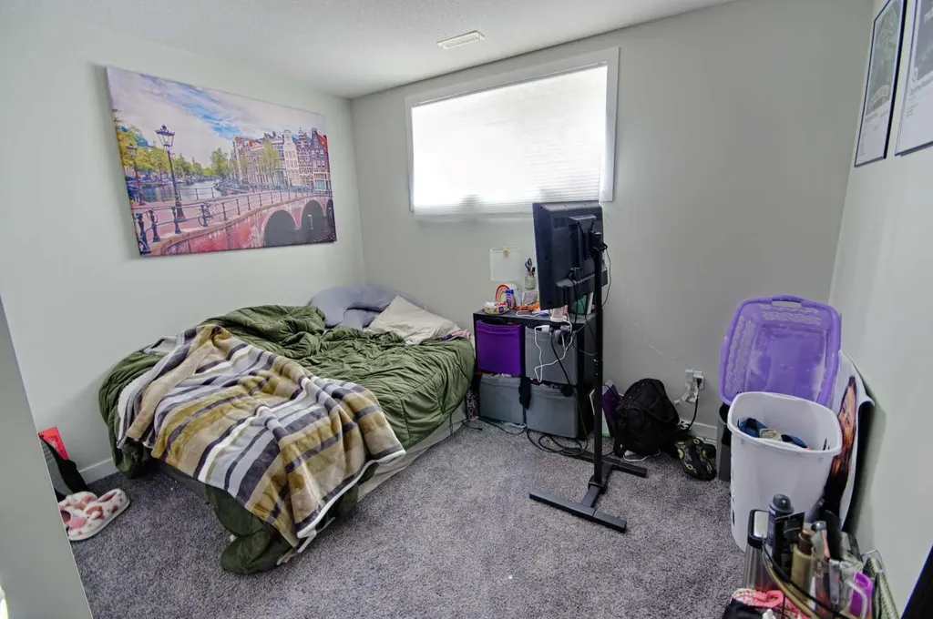 643 Moonlight Lane W Lethbridge AB T1J 5M1