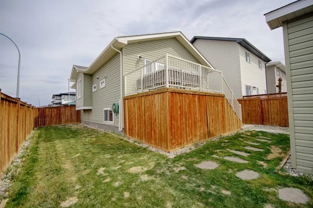 643 Moonlight Lane W Lethbridge AB T1J 5M1