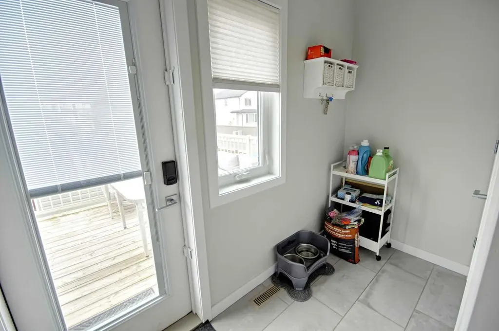 643 Moonlight Lane W Lethbridge AB T1J 5M1