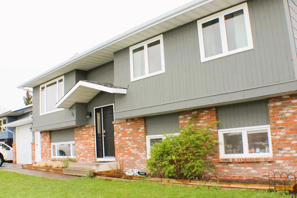 31 Schofield Place Pincher Creek AB T0K1W0