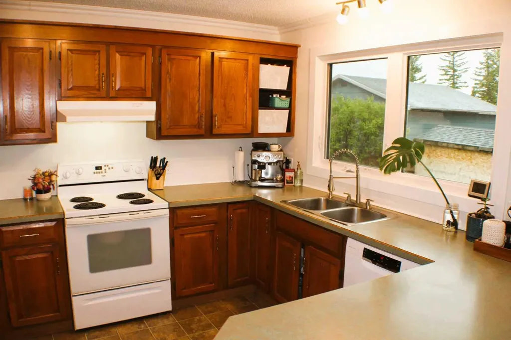 31 Schofield Place Pincher Creek AB T0K1W0