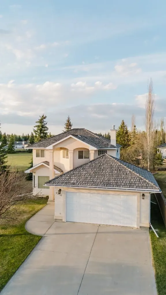 9316 Wedgewood Drive S Wedgewood AB T8W2G5