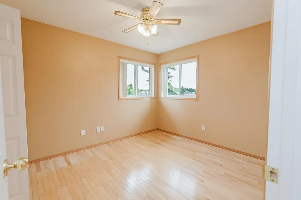9316 Wedgewood Drive S Wedgewood AB T8W2G5