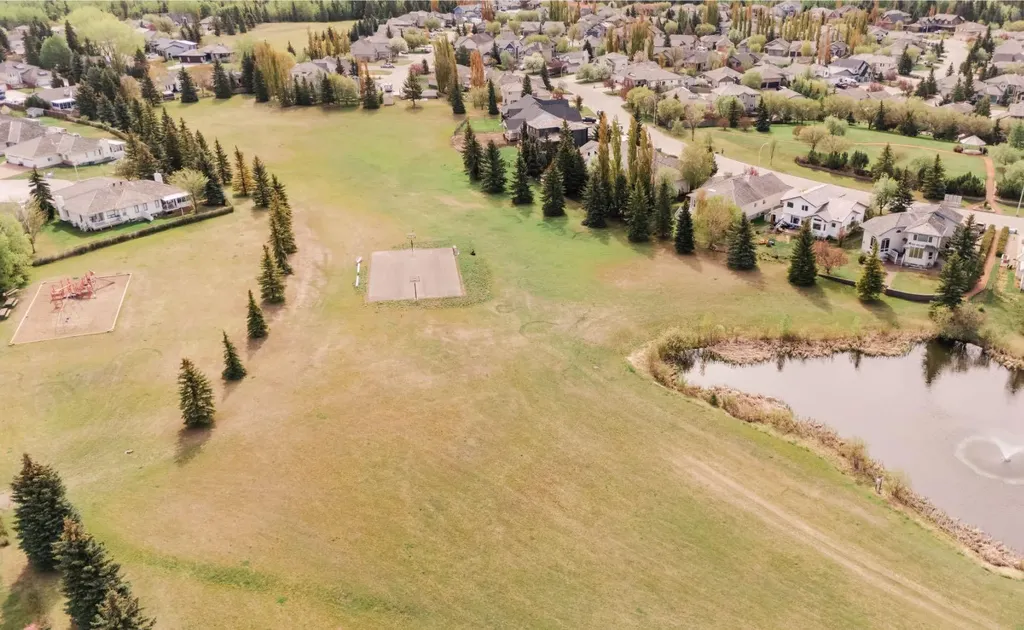 9316 Wedgewood Drive S Wedgewood AB T8W2G5