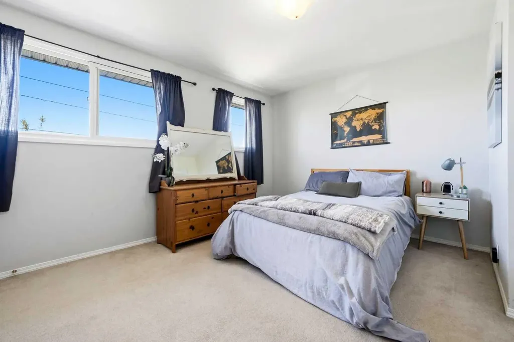 583 Killarney Glen Court SW Calgary AB T3E 7H4