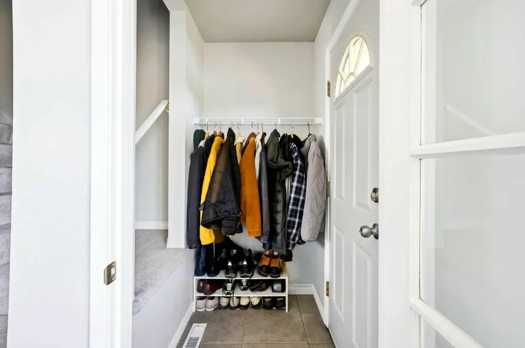 583 Killarney Glen Court SW Calgary AB T3E 7H4