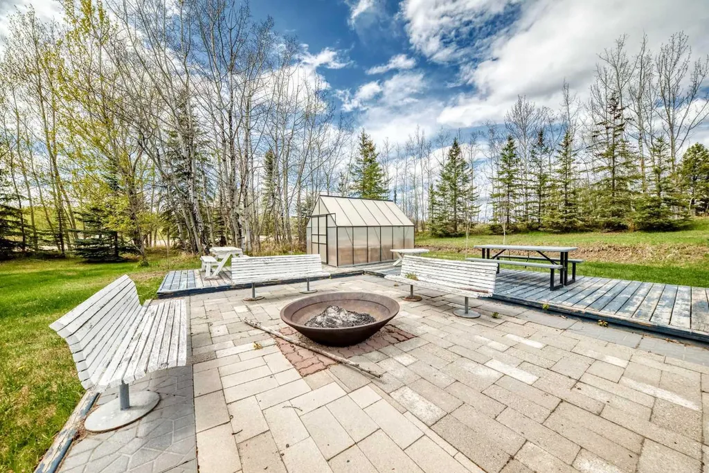 1 Ridge Drive Rural Ponoka County AB T0C 2J0