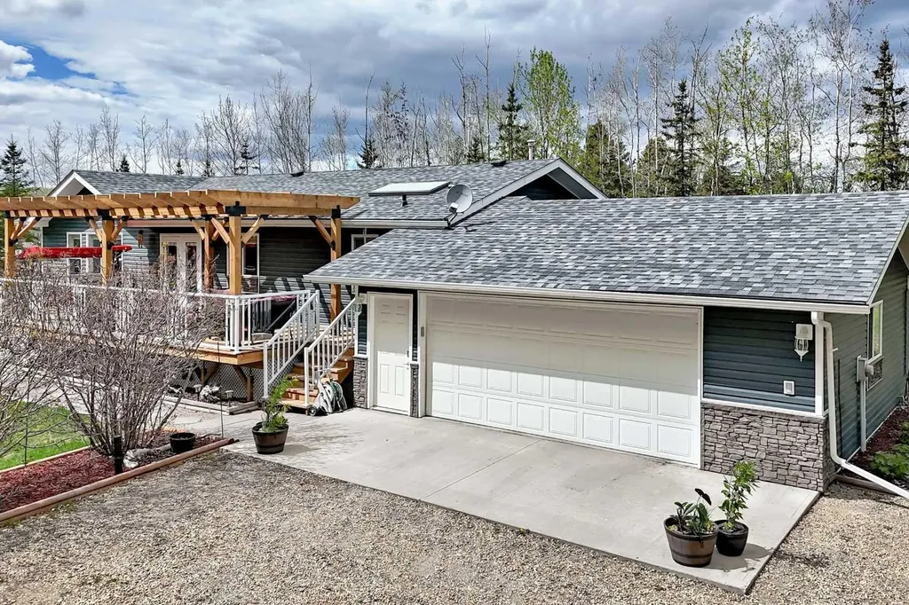 1 Ridge Drive Rural Ponoka County AB T0C 2J0