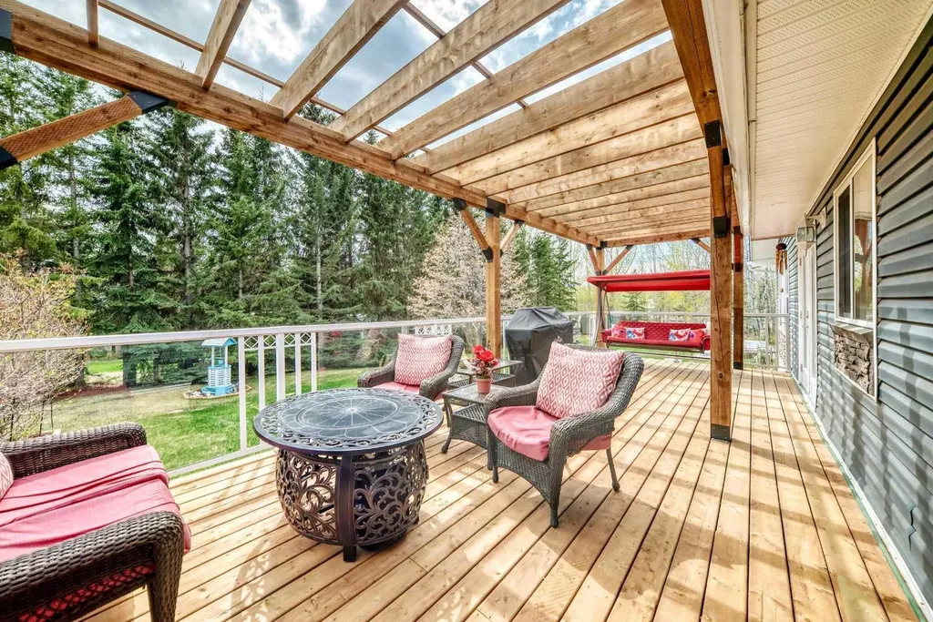 1 Ridge Drive Rural Ponoka County AB T0C 2J0