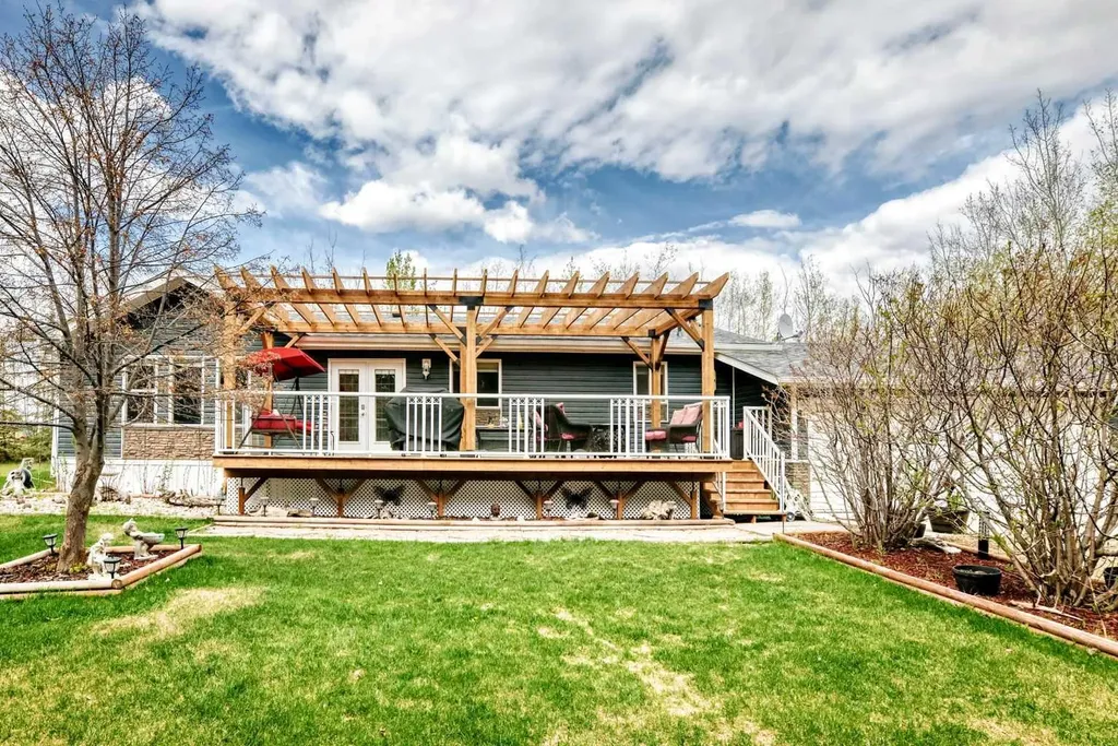1 Ridge Drive Rural Ponoka County AB T0C 2J0