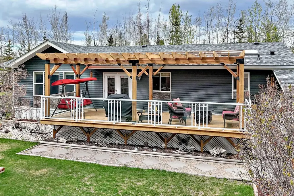 1 Ridge Drive Rural Ponoka County AB T0C 2J0