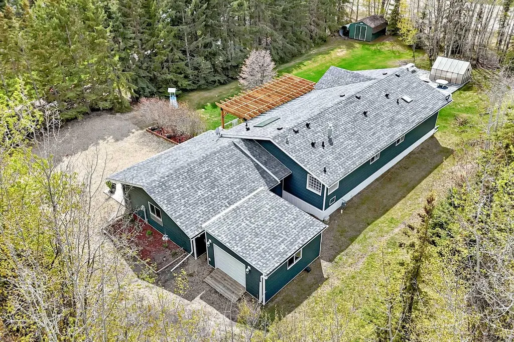 1 Ridge Drive Rural Ponoka County AB T0C 2J0