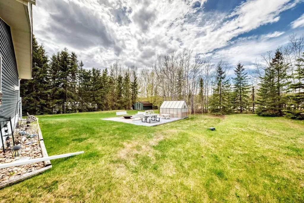 1 Ridge Drive Rural Ponoka County AB T0C 2J0