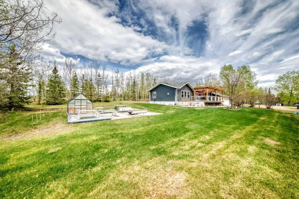 1 Ridge Drive Rural Ponoka County AB T0C 2J0