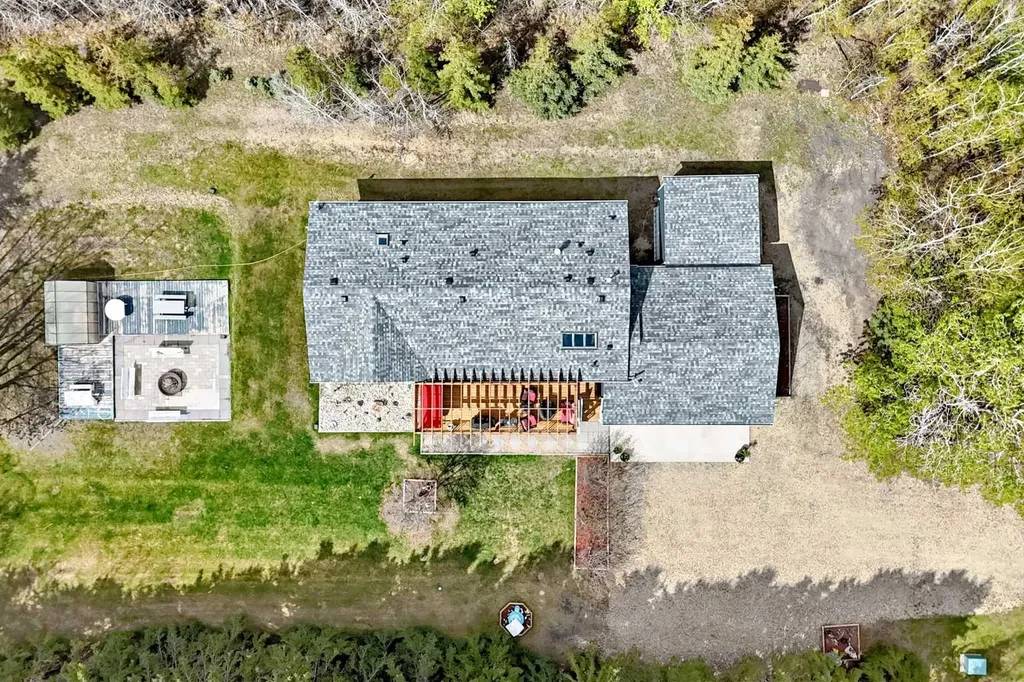 1 Ridge Drive Rural Ponoka County AB T0C 2J0