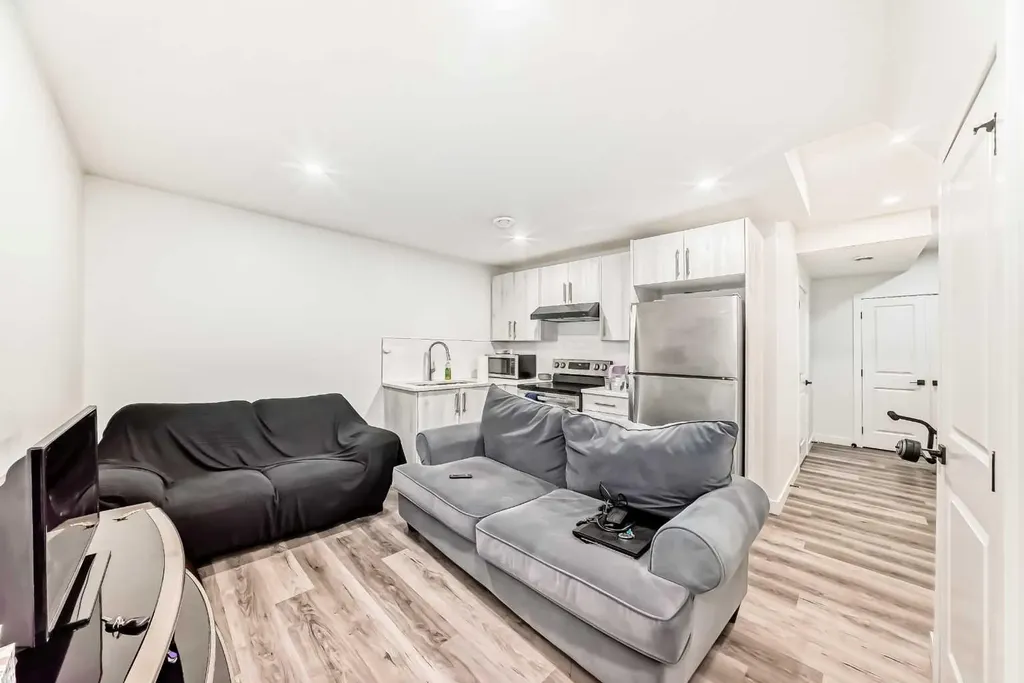 15021 1 Street NW Calgary AB T3P1R6