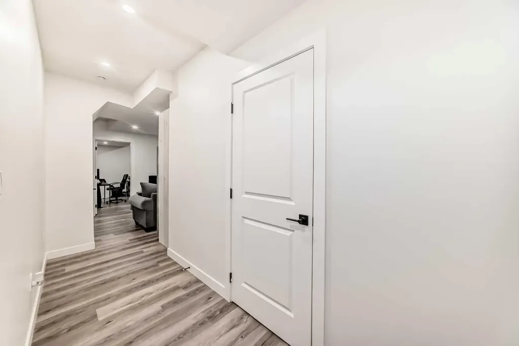 15021 1 Street NW Calgary AB T3P1R6
