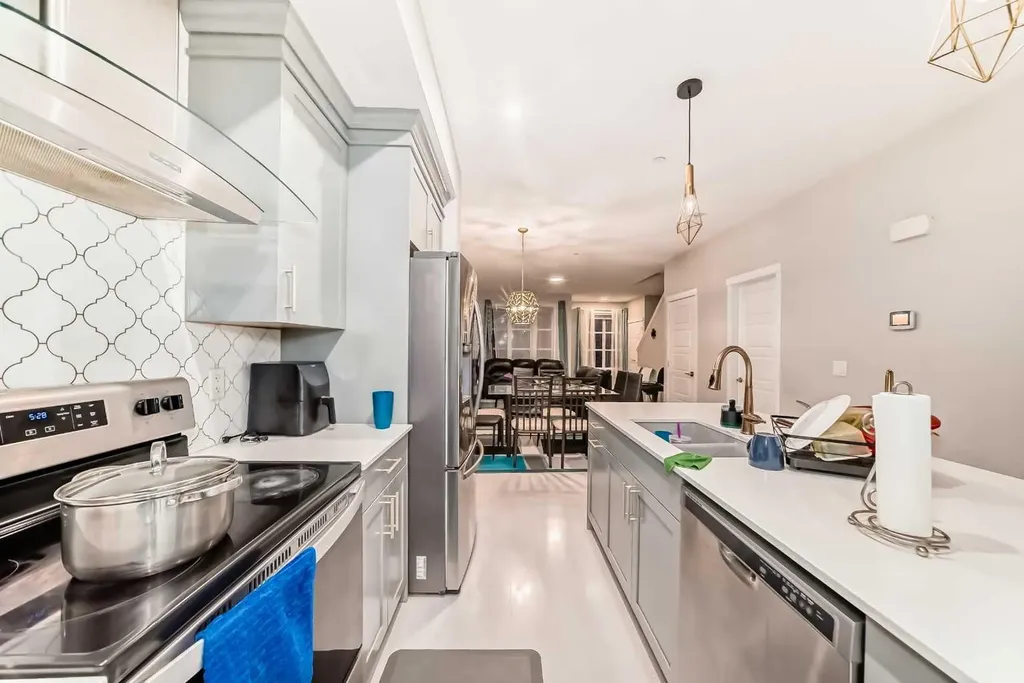 15021 1 Street NW Calgary AB T3P1R6