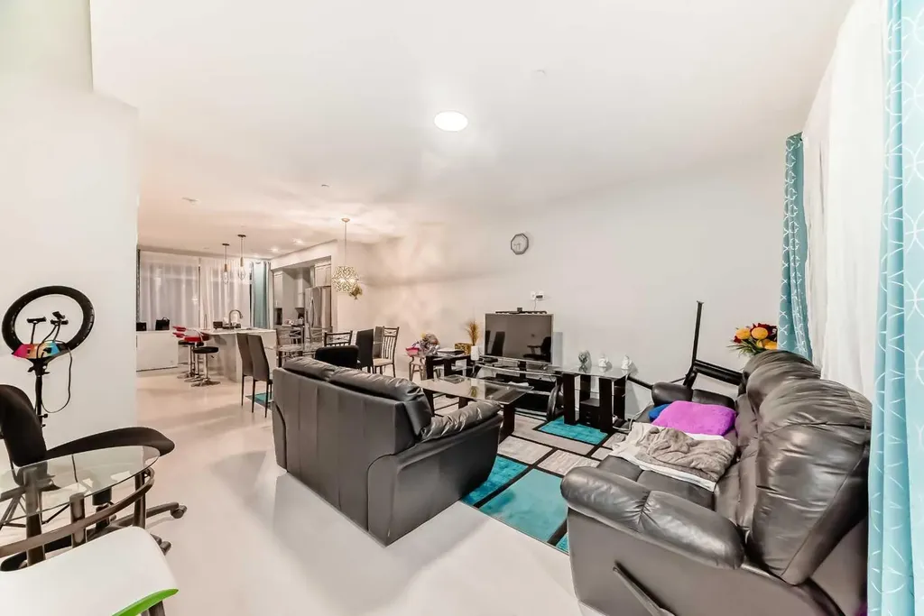 15021 1 Street NW Calgary AB T3P1R6