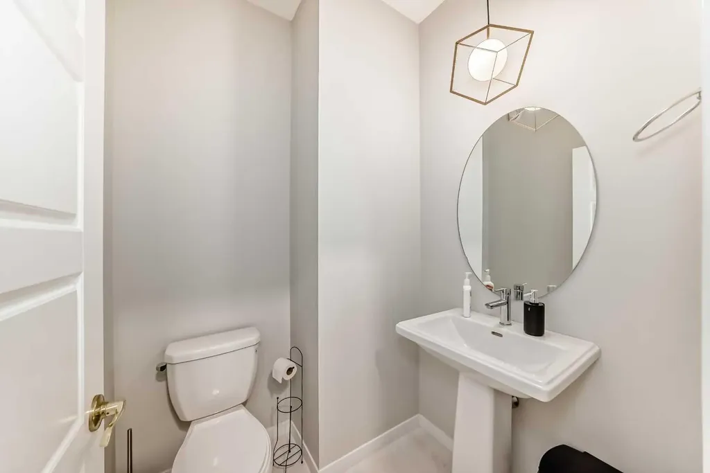 15021 1 Street NW Calgary AB T3P1R6