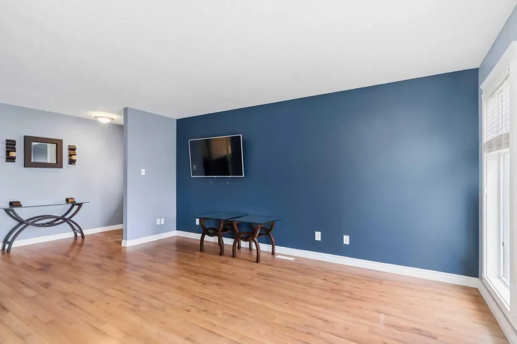 233 Gladstone Bay Fort Mcmurray AB T9K1S3