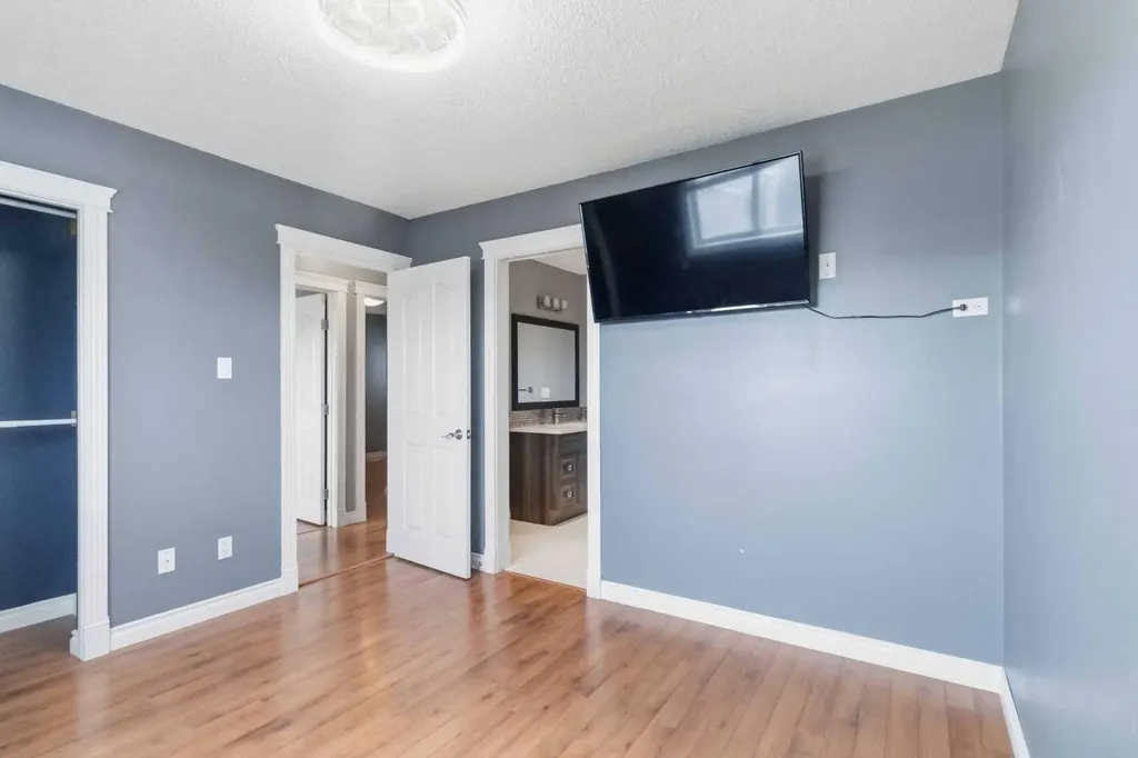 233 Gladstone Bay Fort Mcmurray AB T9K1S3
